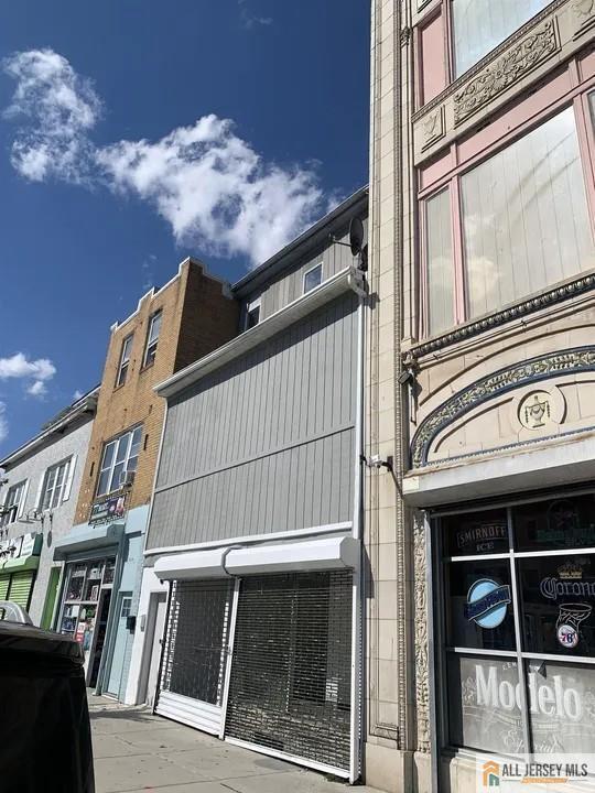 Building Photo - 1637 Atlantic Ave