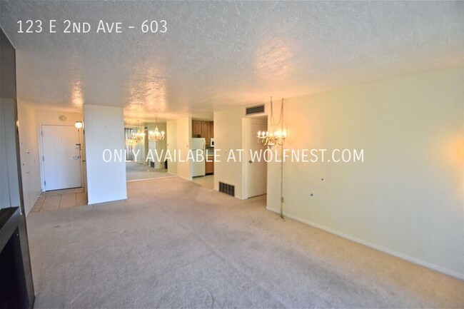 Building Photo - Stunning 2 Bed Downtown Condo! No Deposit ...