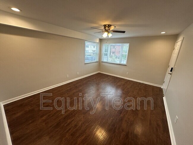 Foto del edificio - 3918 E Gatewood Ln