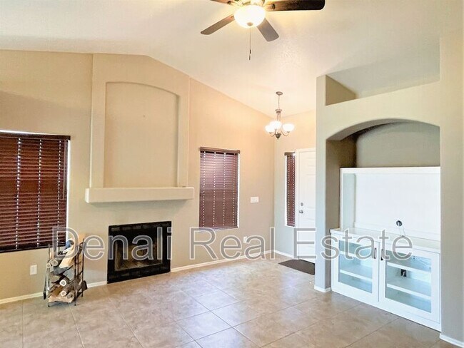 Building Photo - 7182 W Hunnington Dr