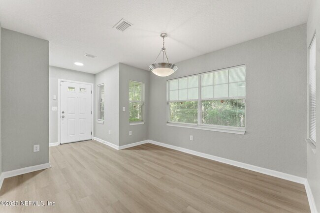 Foto del edificio - 8550 Argyle Business Loop
