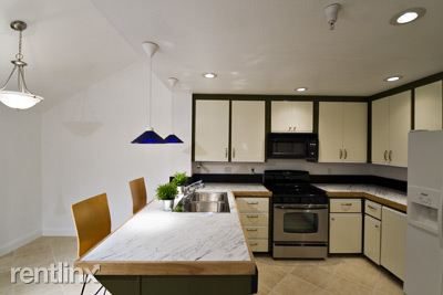 Building Photo - 671 Pointe Pacific