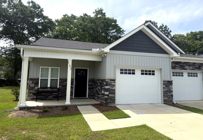 Building Photo - 137 Heyward Dr