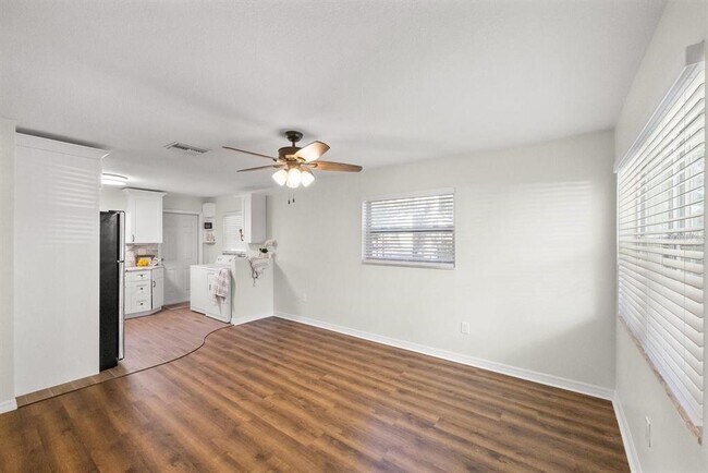 Foto del edificio - 715 6th Ave NE