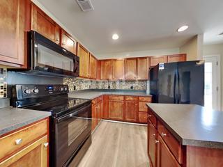 Foto del edificio - 1101 Briar Rose Ln