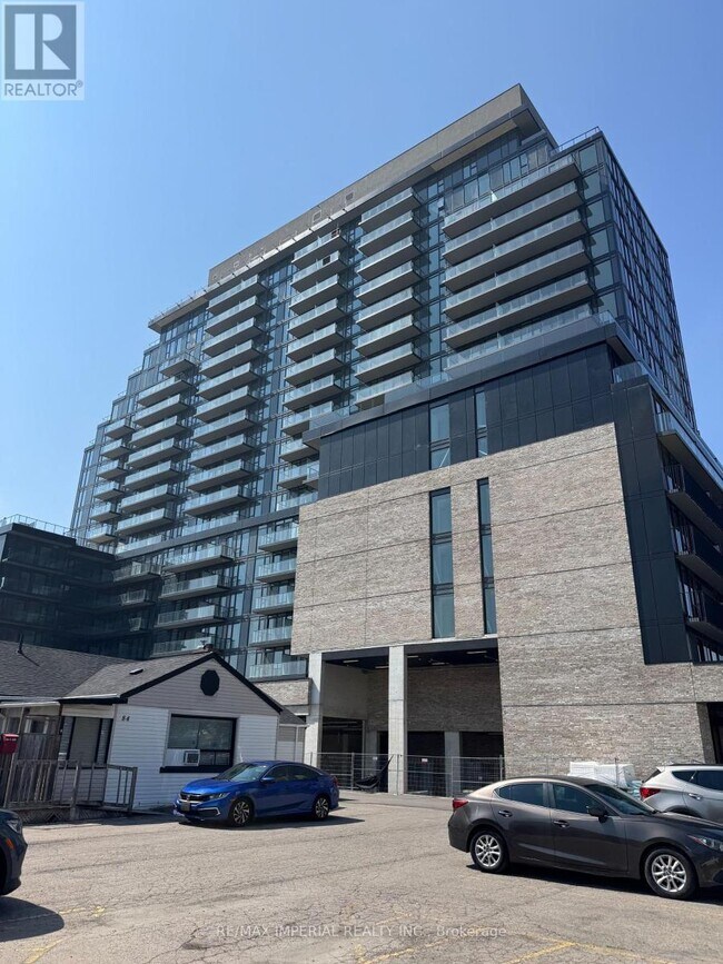 Building Photo - 3009-3009 Novar Rd