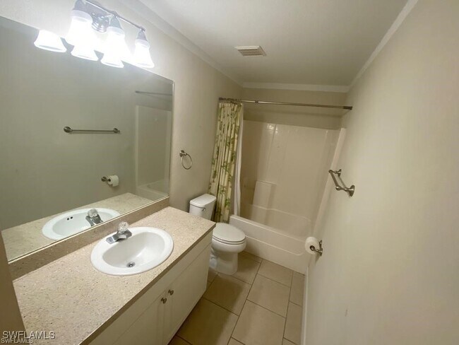 Foto del edificio - 916-918 Ainsworth St W