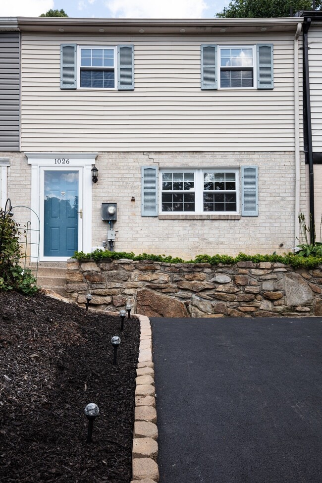 Building Photo - 1026 Fox Run
