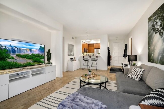 Building Photo - 7100 Playa Vista Dr