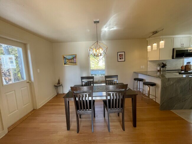 Foto del edificio - 206 Eastwood Ave