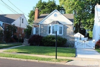 Building Photo - 37 Garden Dr