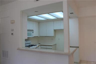 Foto del edificio - 13 Whippoorwill Ln