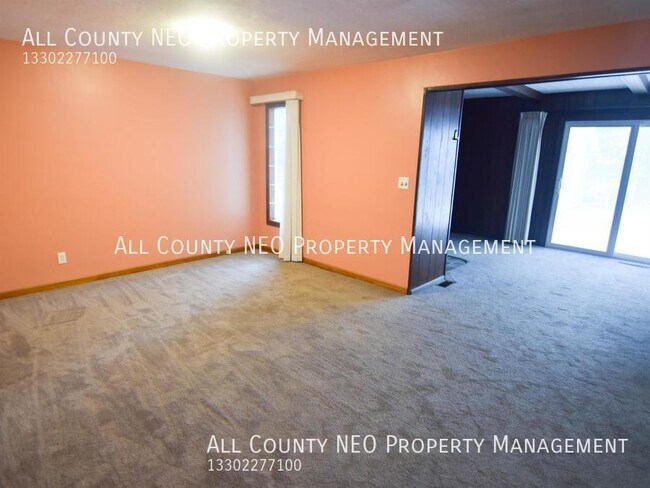 Building Photo - 4 bedrooms available in the Falls!
