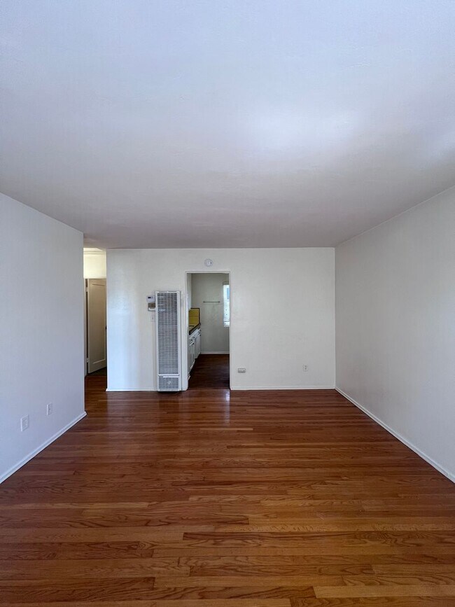Foto del edificio - 4720-34 Wilson Ave