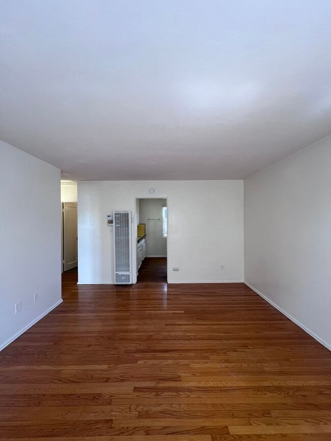 Building Photo - 4720-34 Wilson Ave
