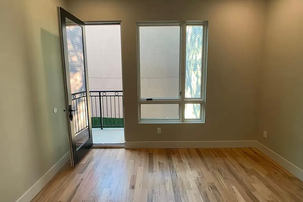 Primary Photo - 151 Stanhope St