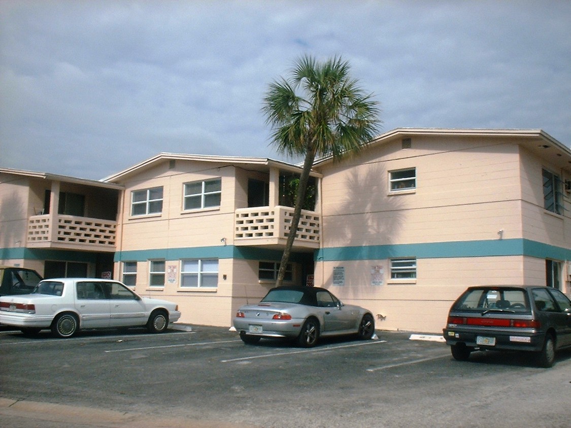 Primary Photo - Cape View Apartments