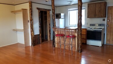 Building Photo - 18 3rd St