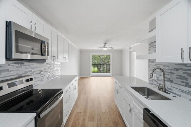 Foto del edificio - Condo For Rent in Largo with TONS OF UPGRADES!
