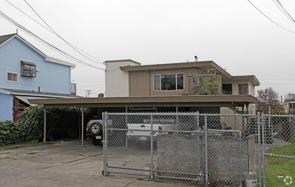 Building Photo - 3711 San Juan St