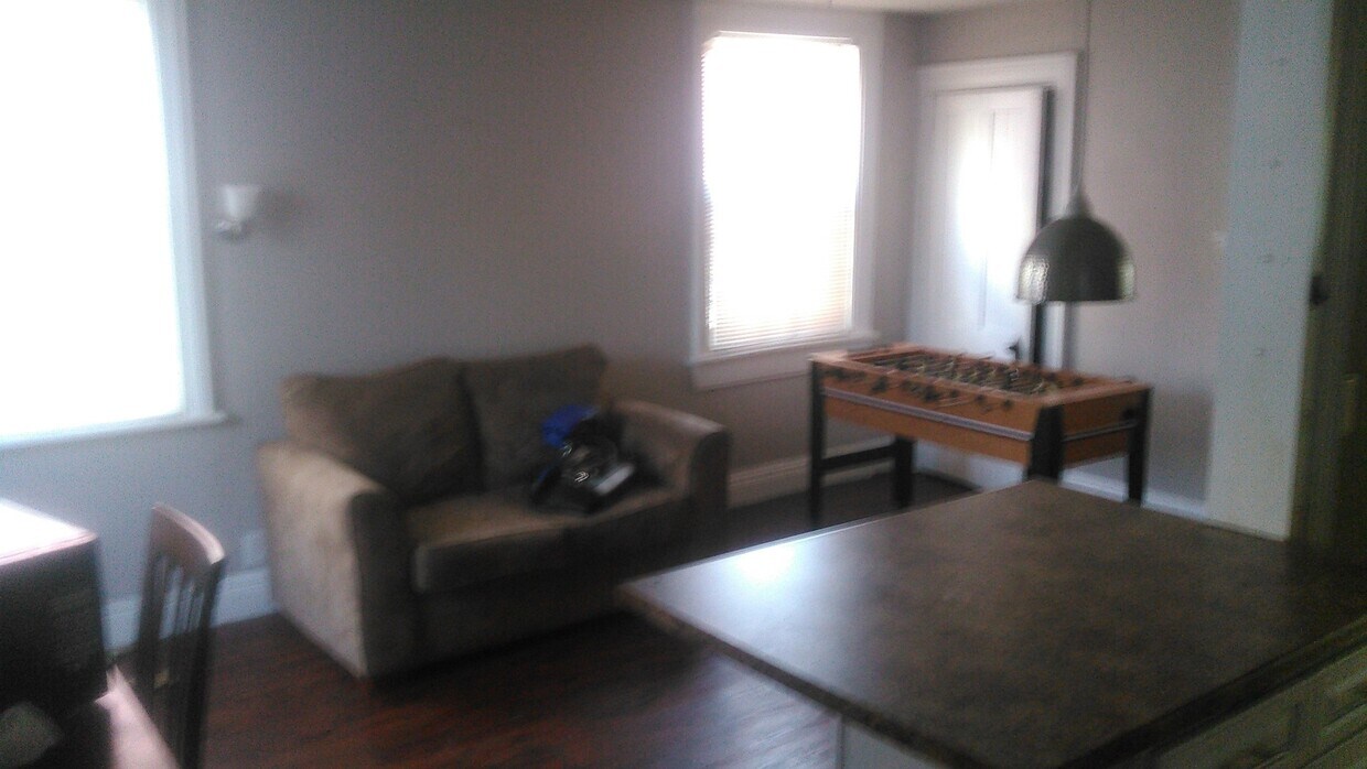 Building Photo - 912 Lafayette Ave