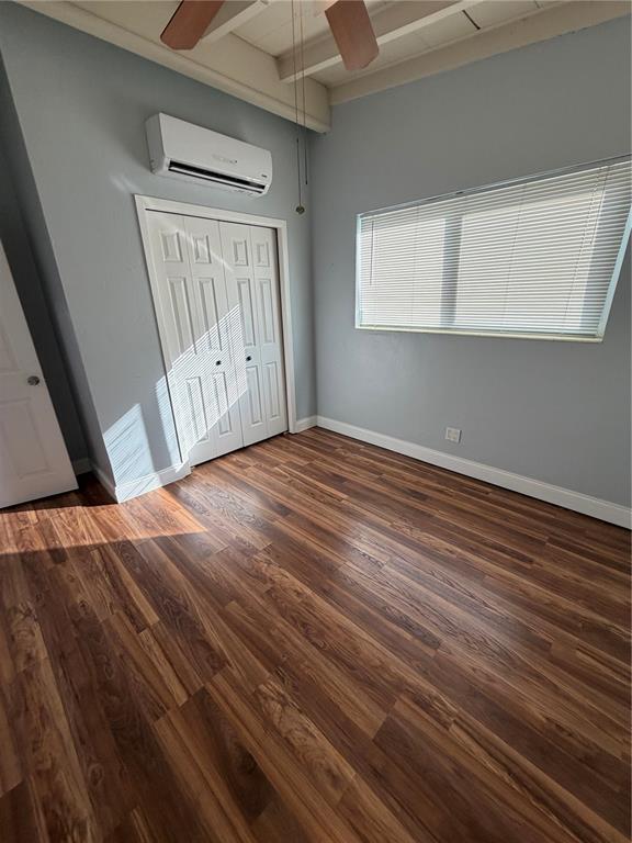 Building Photo - 4210 SW 10th St