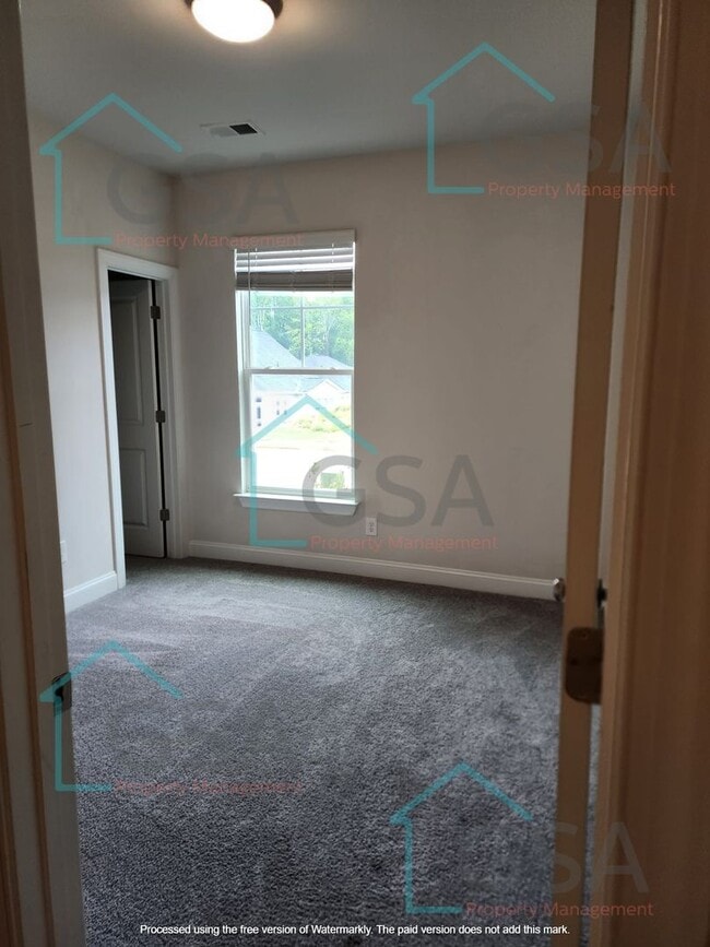 Foto del edificio - 3 Bedroom Home Available!