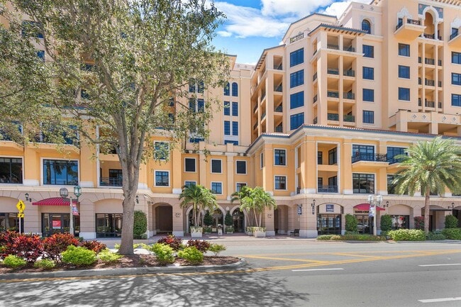Building Photo - 200 E Palmetto Park Rd