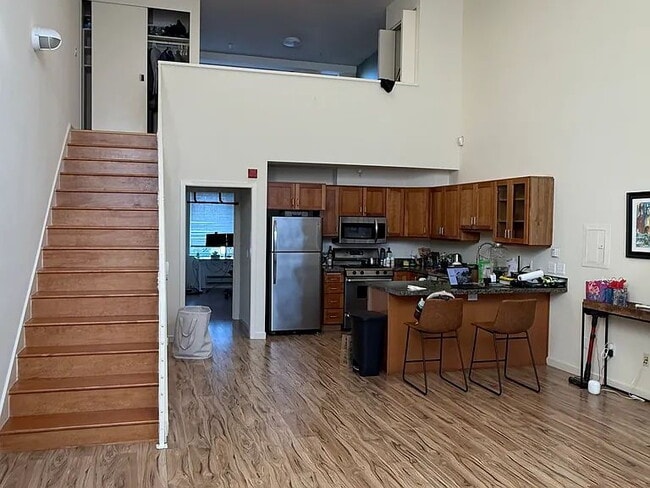 Foto del edificio - "Chic Urban Living: 2-Bed, 2-Bath Gem on Harrison St in SF!"