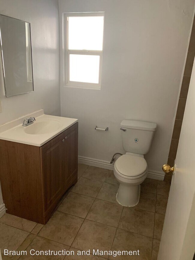 Foto del edificio - 2 br, 2 bath Apartment - 13115 OXNARD ST.