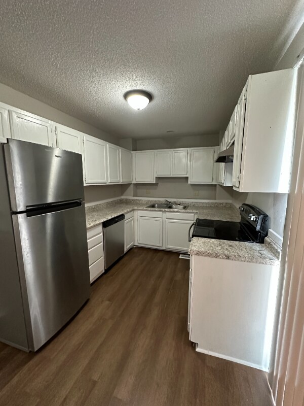 Building Photo - 1022 Fir Pl