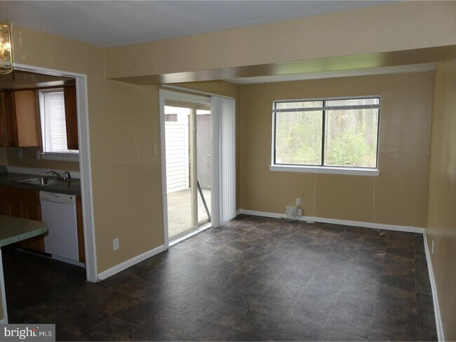 Building Photo - 1601 Chelmsford Cir