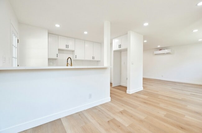 Foto del edificio - 232 W 3rd St