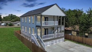 Building Photo - 819 E 40th St