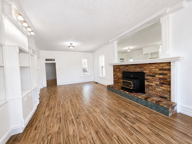 Photo - 13224 S Redwood Rd Apartment