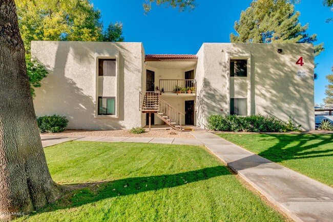 Building Photo - 10444 N 69th St