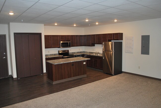 Foto del edificio - Essential Living - market rate apartments