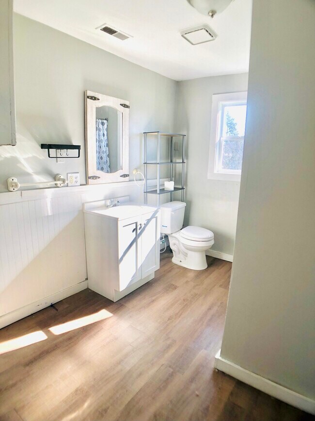 Bathroom - 2400 S A St