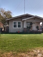 Building Photo - 901 S 11th Ave