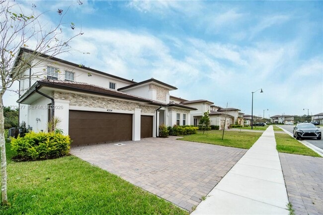 Foto del edificio - 4354 SW 122nd Ter