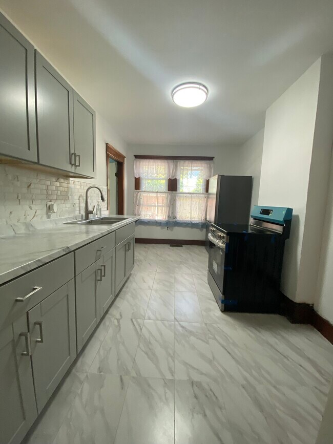 Foto del edificio - 8 Howe St