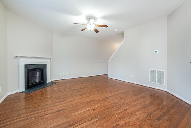 Foto del edificio - 5139 Arbor Chase Dr