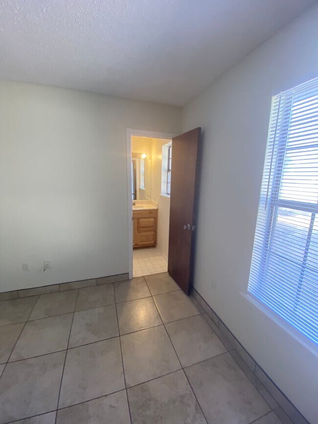 Building Photo - 675 Frank Maes Ave