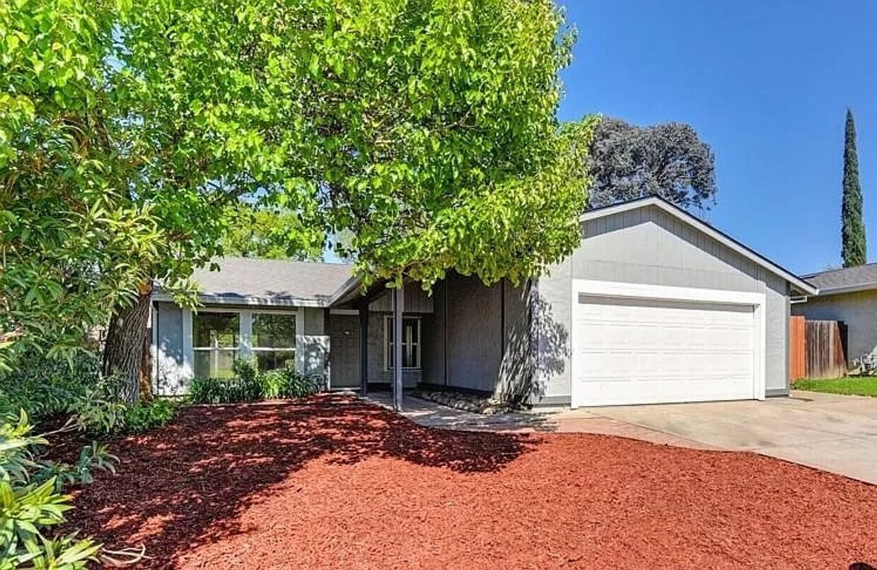 Primary Photo - Beautiful 4 Bedroom, 2 Bath Sacramento Hom...