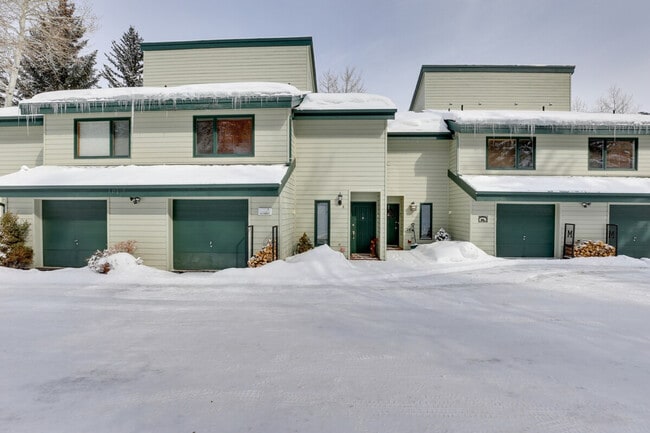 Building Photo - 282 Elk Ln