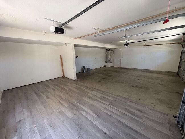 Foto del edificio - 703 W Russell Ave