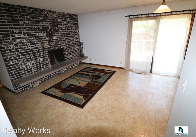 Building Photo - 2 br, 2 bath House - 7700 Lake St