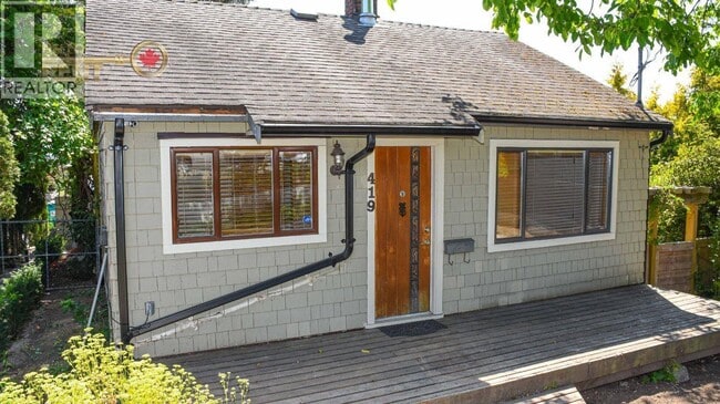 Building Photo - 419 5th St E