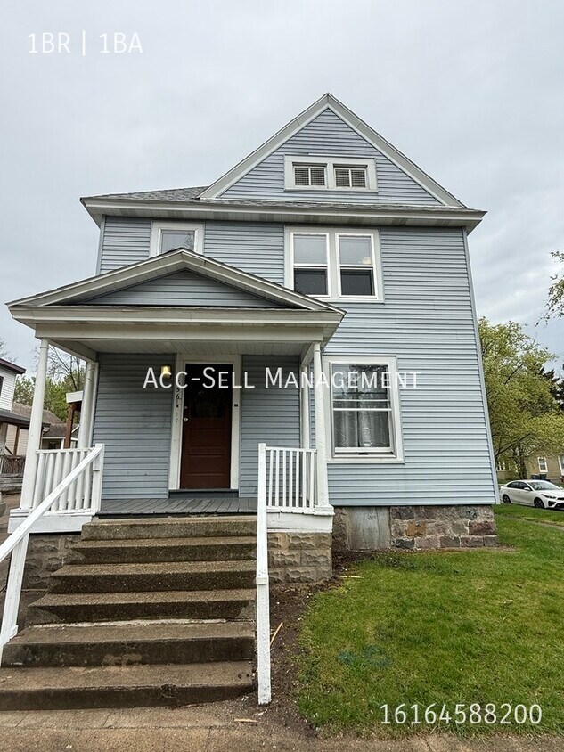 Foto principal - 656 Chatham St NW