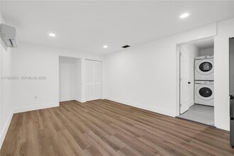 Building Photo - 4701 SW 104th Ct